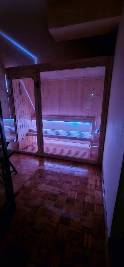 Bosanska DubicaStan Na Dan Kozarska Dubicaアパートメント エクステリア 写真