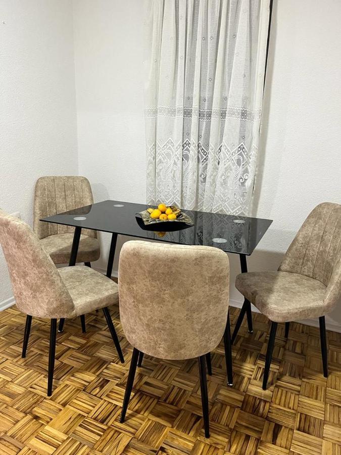 Bosanska DubicaStan Na Dan Kozarska Dubicaアパートメント エクステリア 写真